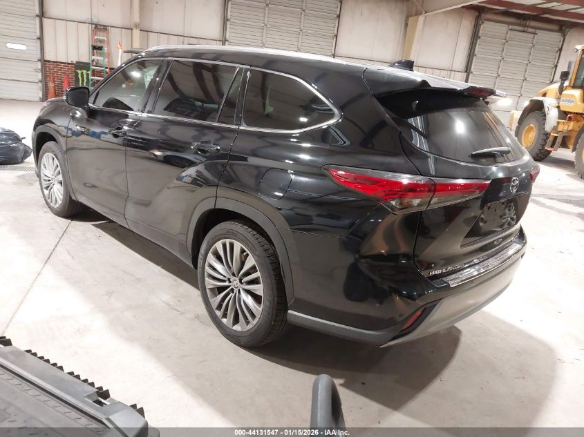 2021 Toyota Highlander Hybrid Platinum