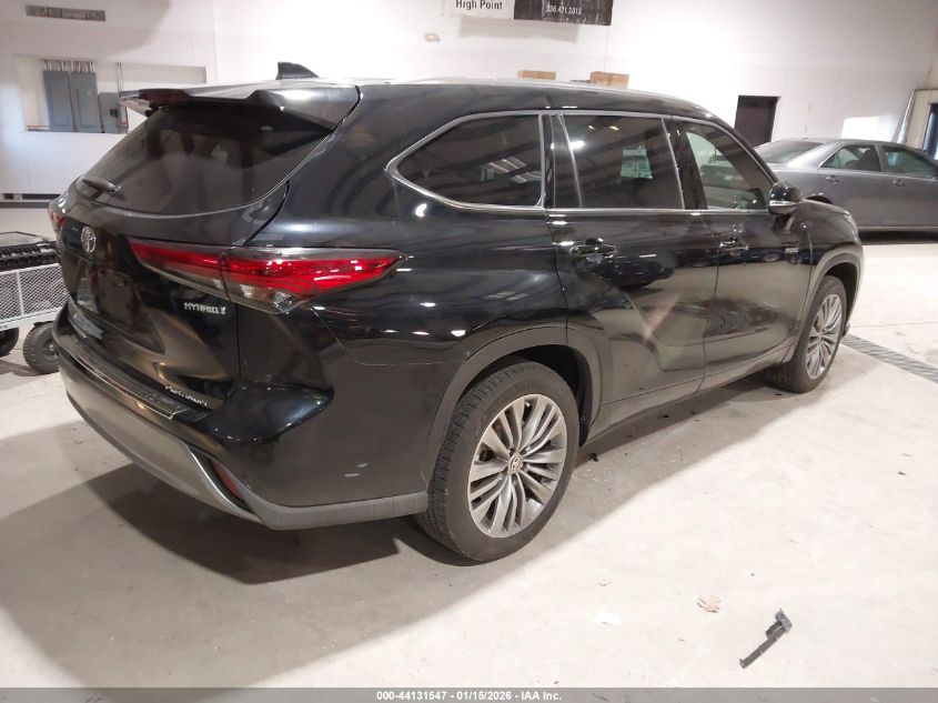 2021 Toyota Highlander Hybrid Platinum
