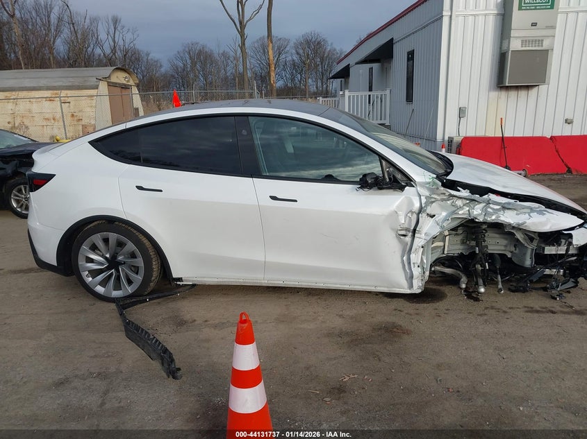 VIN 7SAYGDEE8TA456828 2026 TESLA MODEL Y LONG RANGE LAUNCH SERIES/PREMIUM ALL-WHEEL DRIVE