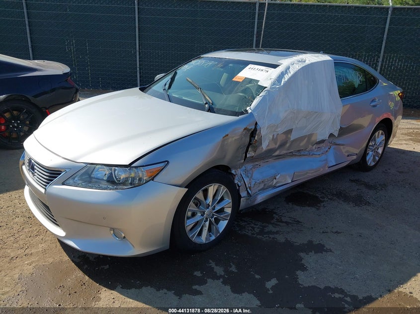 2013 LEXUS ES 300H auction photo 2