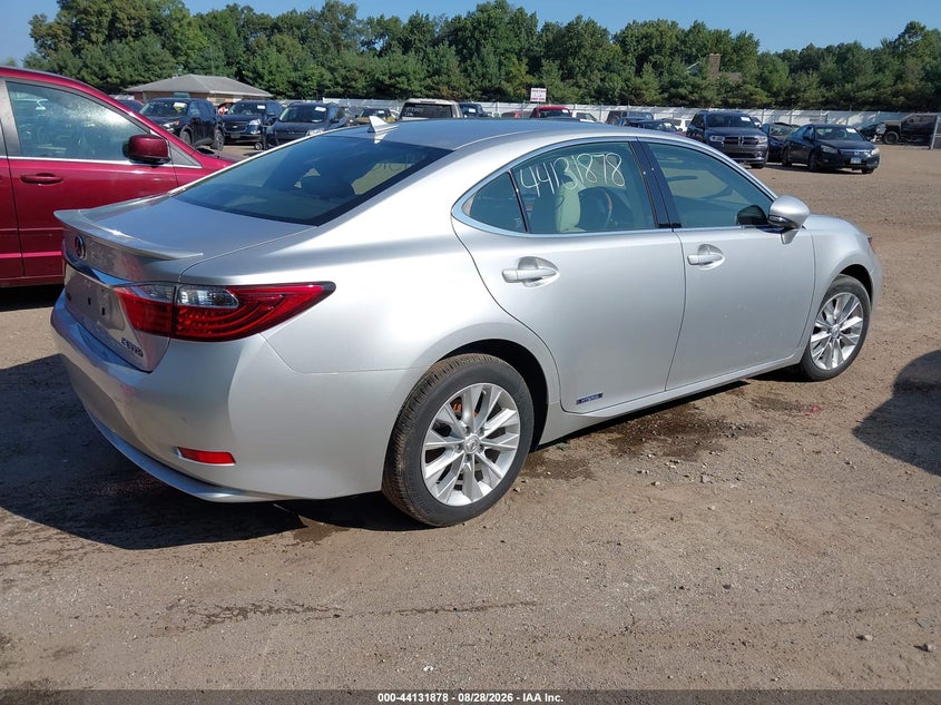 2013 LEXUS ES 300H auction photo 4