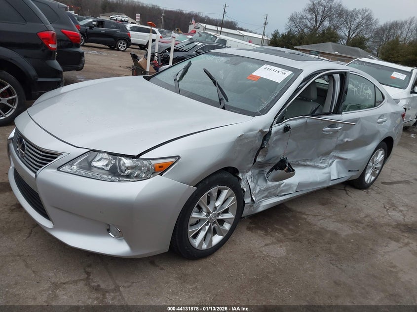 2013 LEXUS ES 300H auction photo 6