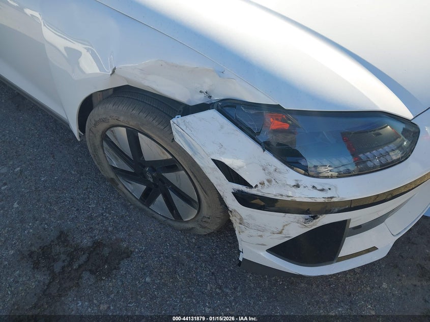 2025 Hyundai Ioniq 6 Se VIN: KMHM24AA7SA116640 Lot: 44131879