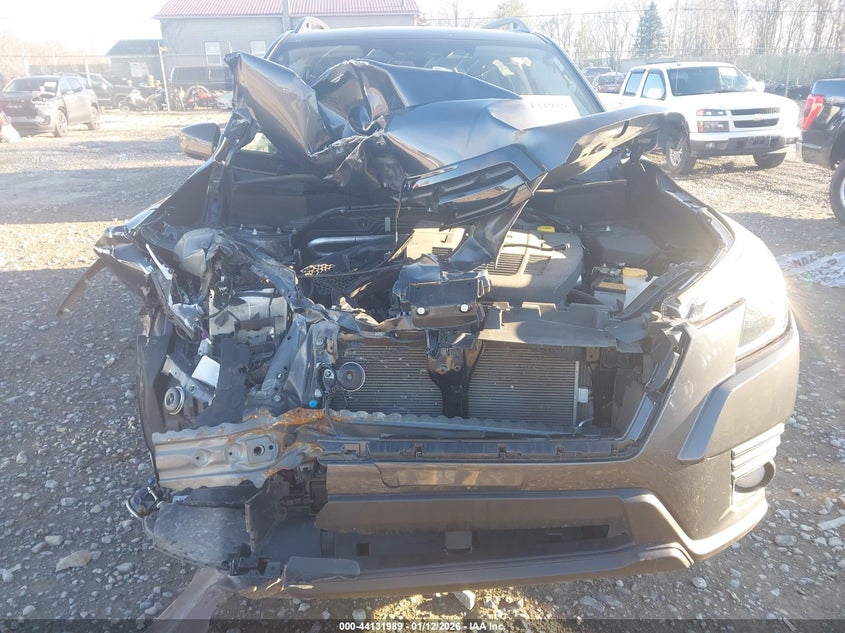 2023 Subaru Forester Premium VIN: JF2SKADC1PH523084 Lot: 44131989