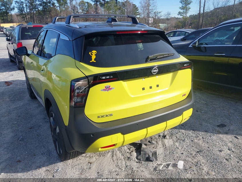 2025 Nissan Kicks Sr Fwd