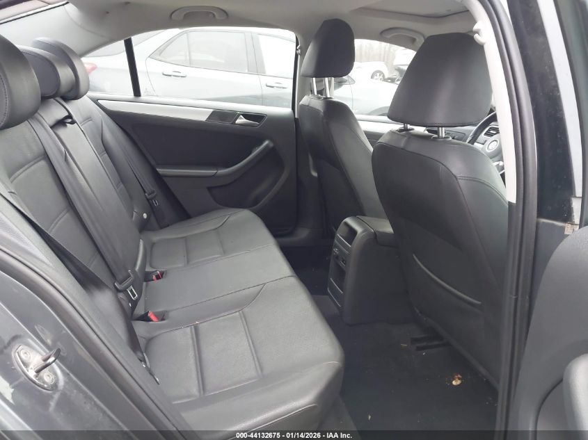 2012 Volkswagen Jetta 2.0L Tdi VIN: 3VW3L7AJ7CM417053 Lot: 44132675