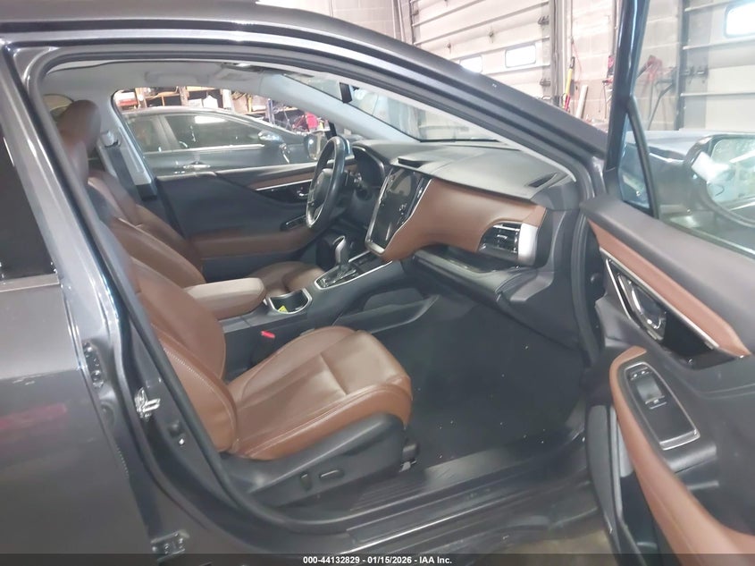 2021 Subaru Outback Touring Xt