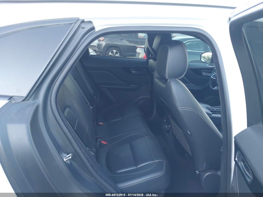 VIN SADCL2GX2KA369138 2019 JAGUAR F-PACE 25T R-SPORT/30T R-SPORT