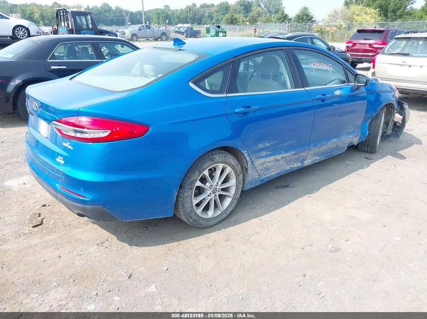 2019 FORD FUSION auction photo 4