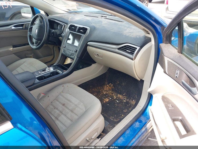 2019 FORD FUSION auction photo 5