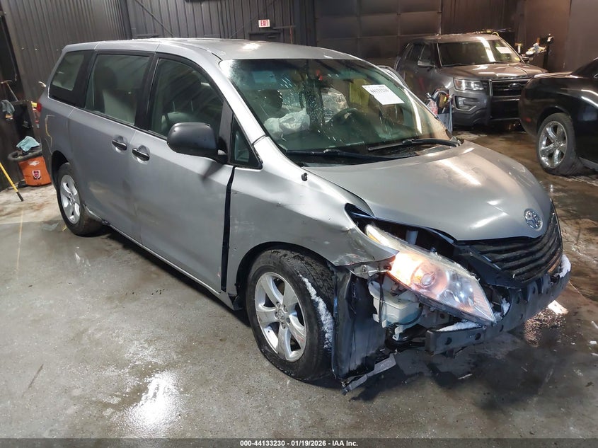 2013 Toyota Sienna L V6 7 Passenger
