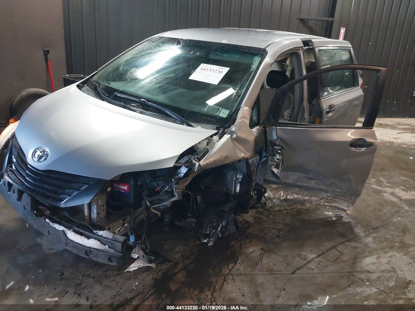 2013 Toyota Sienna L V6 7 Passenger