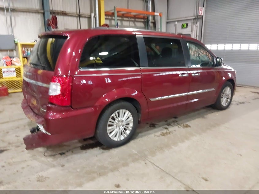 2012 Chrysler Town & Country Limited