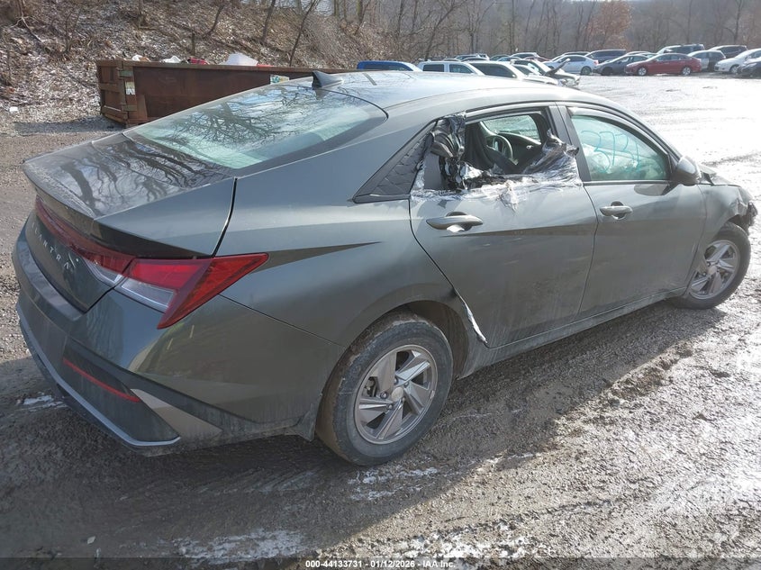 2024 Hyundai Elantra Se