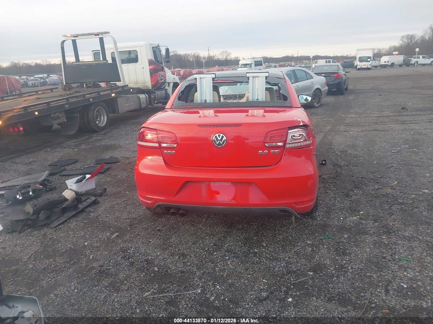 2016 Volkswagen Eos Komfort VIN: WVWBW8AH4GV000882 Lot: 44133870