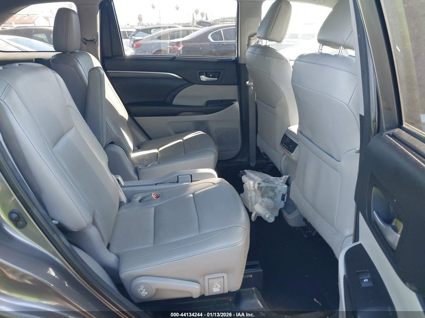 VIN 5TDDGRFH6JS050334 2018 TOYOTA HIGHLANDER HYBRID LIMITED
