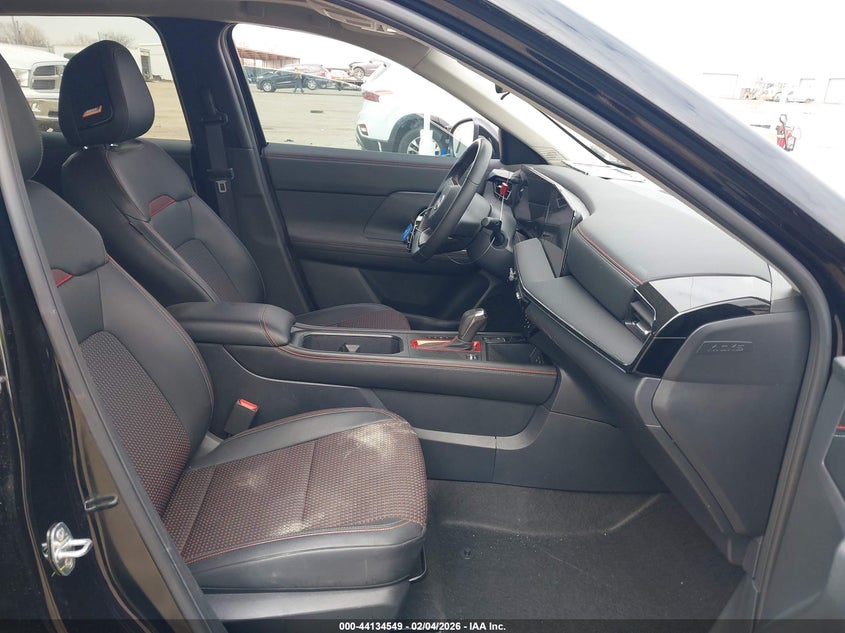 2025 Nissan Kicks Sr Intelligent Awd