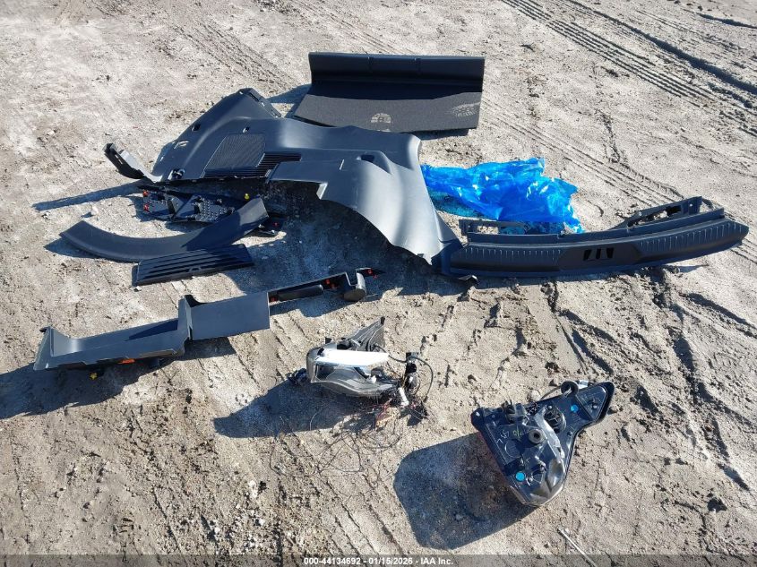 2025 Ford Explorer Platinum VIN: 1FMWK8HC4SGA10960 Lot: 44134692