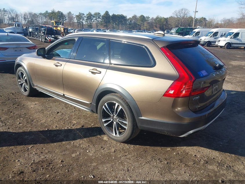 2018 Volvo V90 Cross Country T5