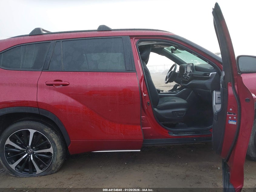 2022 Toyota Highlander Xse