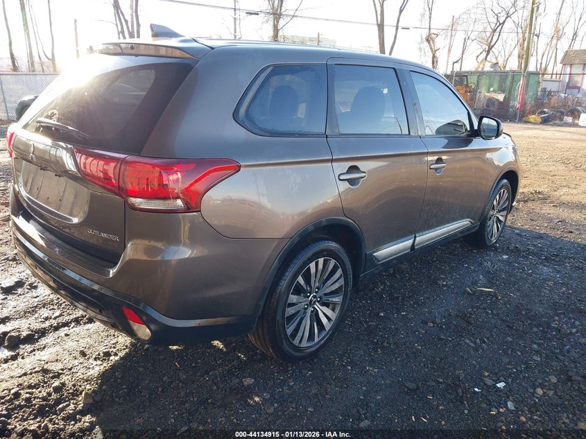 2019 Mitsubishi Outlander Es
