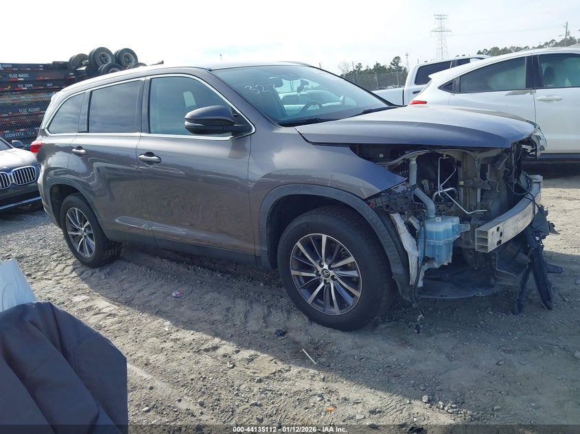 5TDKZRFHXKS562049 2019 Toyota Highlander Xle auction photo 1