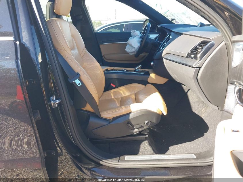 2021 Volvo Xc90 Recharge Plug-In Hybrid T8 Inscription 7 Passenger/T8 Inscription Expression 7 Passenger