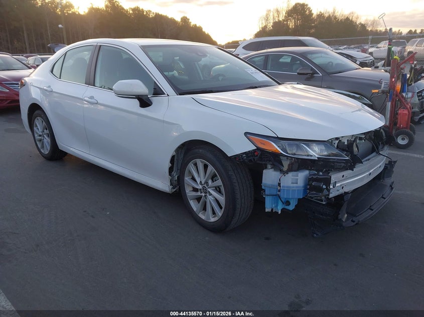2024 Toyota Camry Le