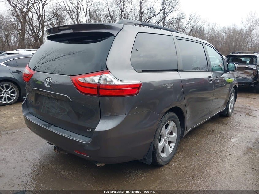 2015 Toyota Sienna Le 8 Passenger