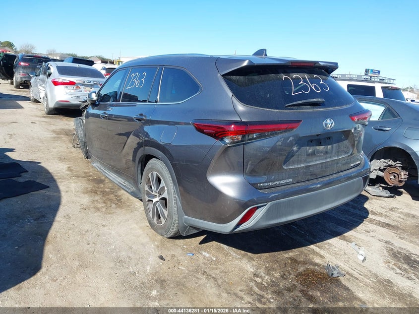 VIN 5TDGZRBH6LS042718 2020 TOYOTA HIGHLANDER XLE