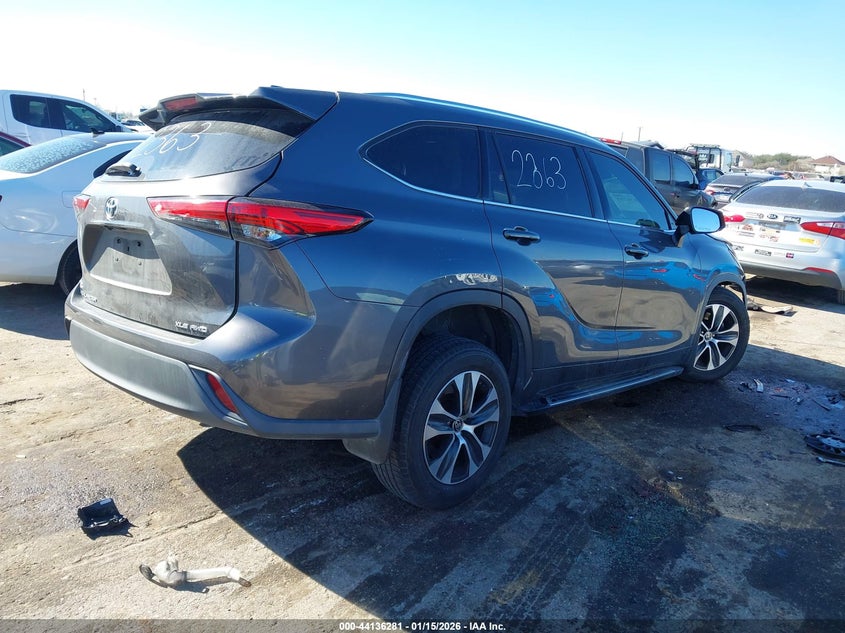 VIN 5TDGZRBH6LS042718 2020 TOYOTA HIGHLANDER XLE