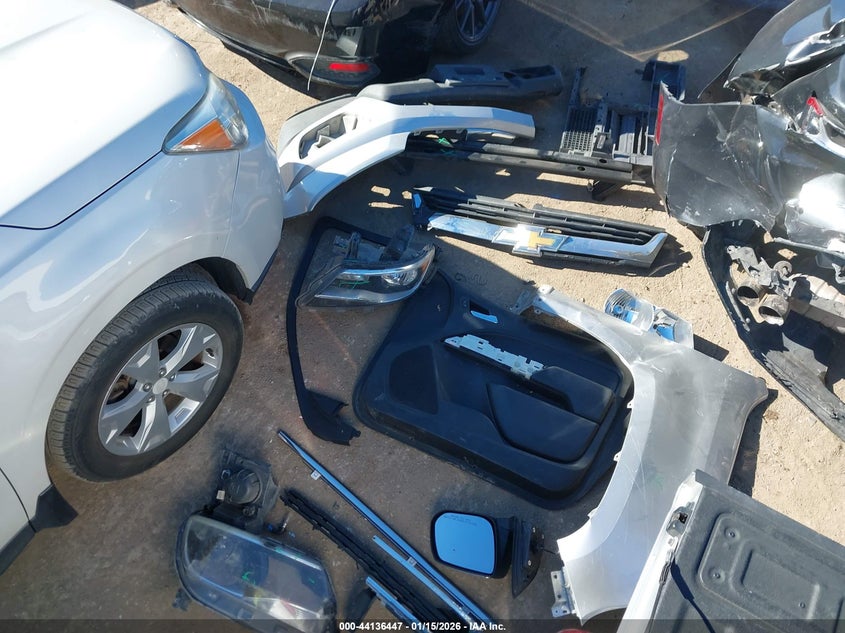 VIN 1GCGTCEN4H1300223 2017 CHEVROLET COLORADO LT