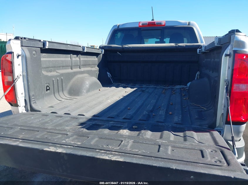 VIN 1GCGTCEN4H1300223 2017 CHEVROLET COLORADO LT