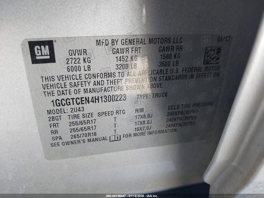 VIN 1GCGTCEN4H1300223 2017 CHEVROLET COLORADO LT