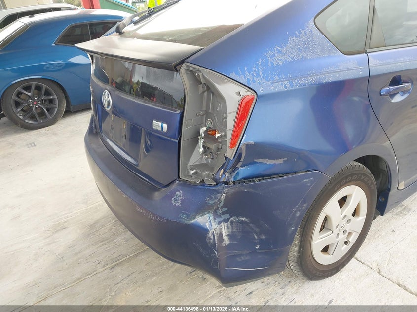 2011 Toyota Prius Two VIN: JTDKN3DU7B5330488 Lot: 44136498