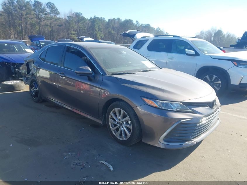 2023 Toyota Camry Le