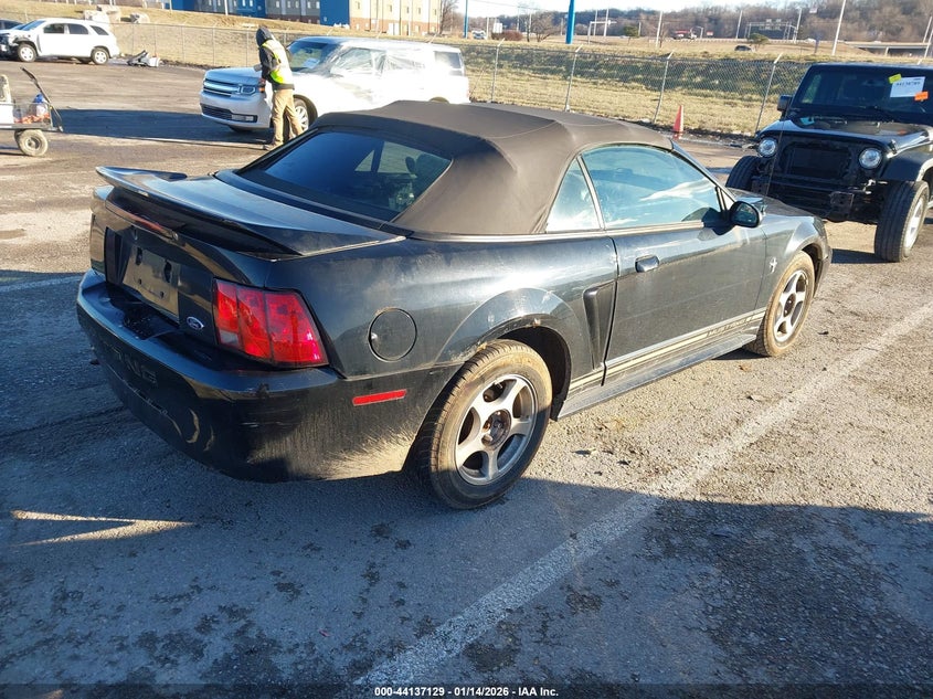 2000 Ford Mustang