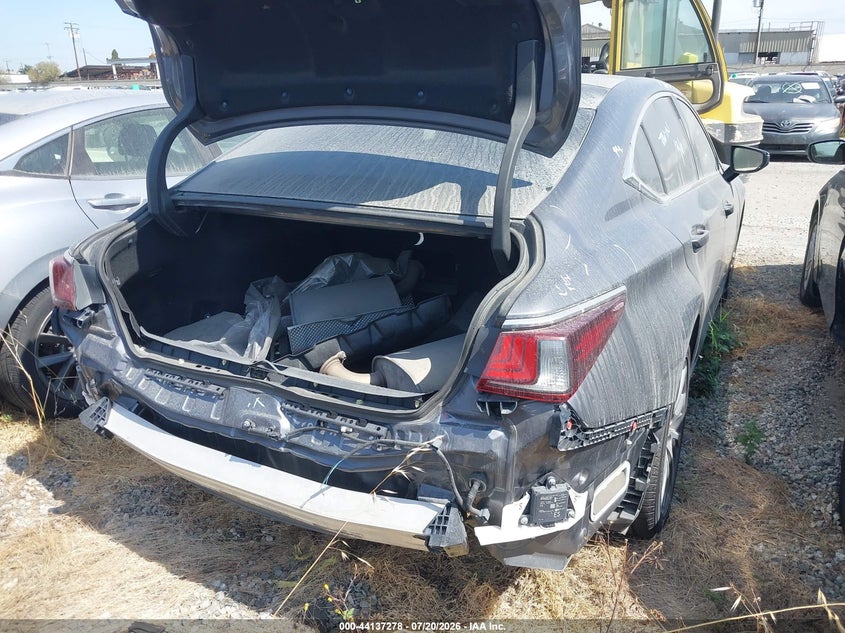 2019 LEXUS ES 350 — Photo 17