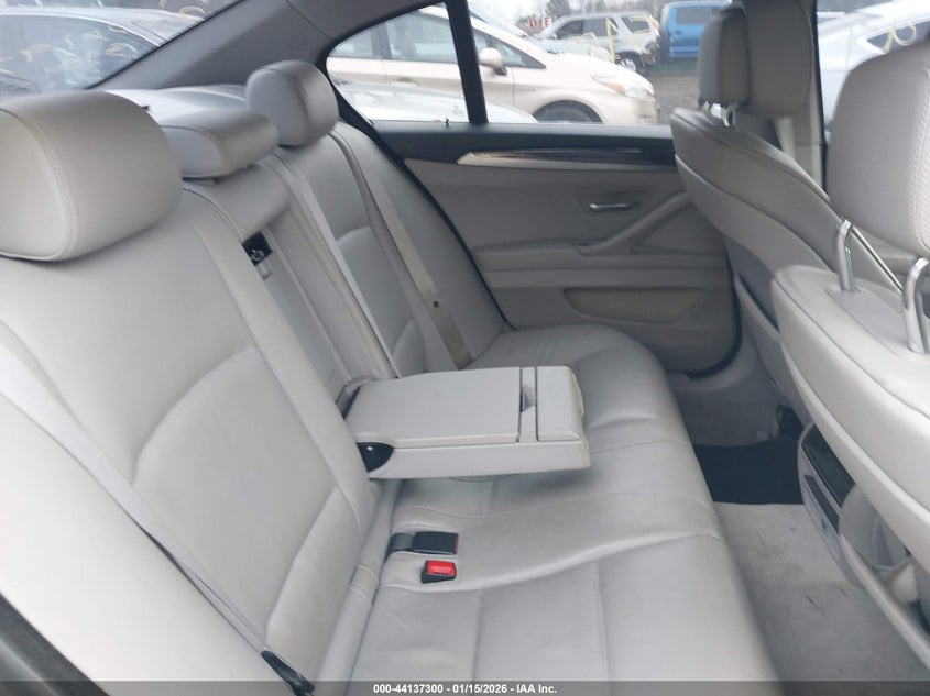 2012 BMW 5er 3.0 535I xDrive silver Lot 111044137300 Vin WBAFU7C58CDU59799