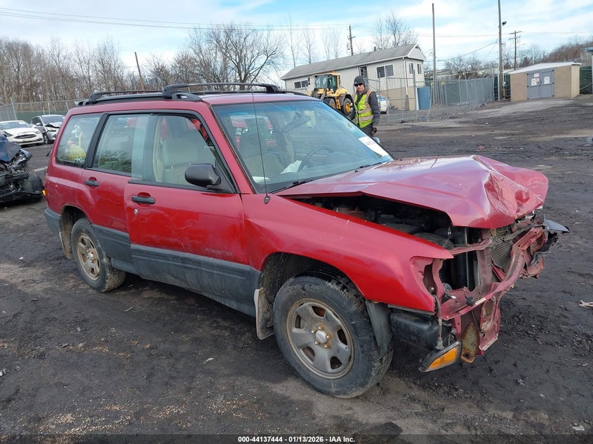 SUBARU FORESTER 1998. Lot# 44137444. VIN JF1SF6354WG768605. Photo 1