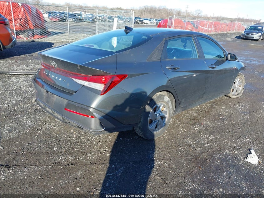 2024 Hyundai Elantra Se