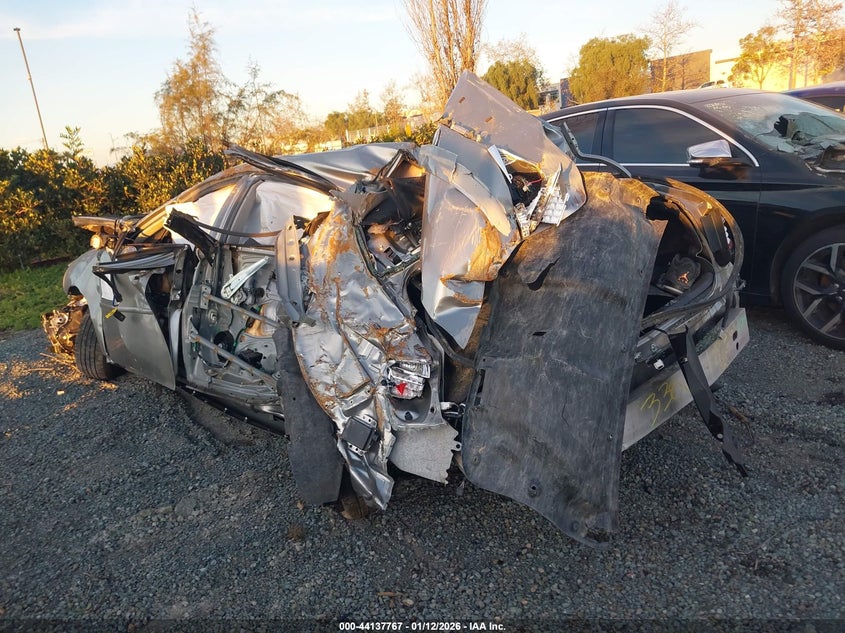 Vin: jthbw1gg5f2099166, lot: 44633697, lexus es 300h 20153