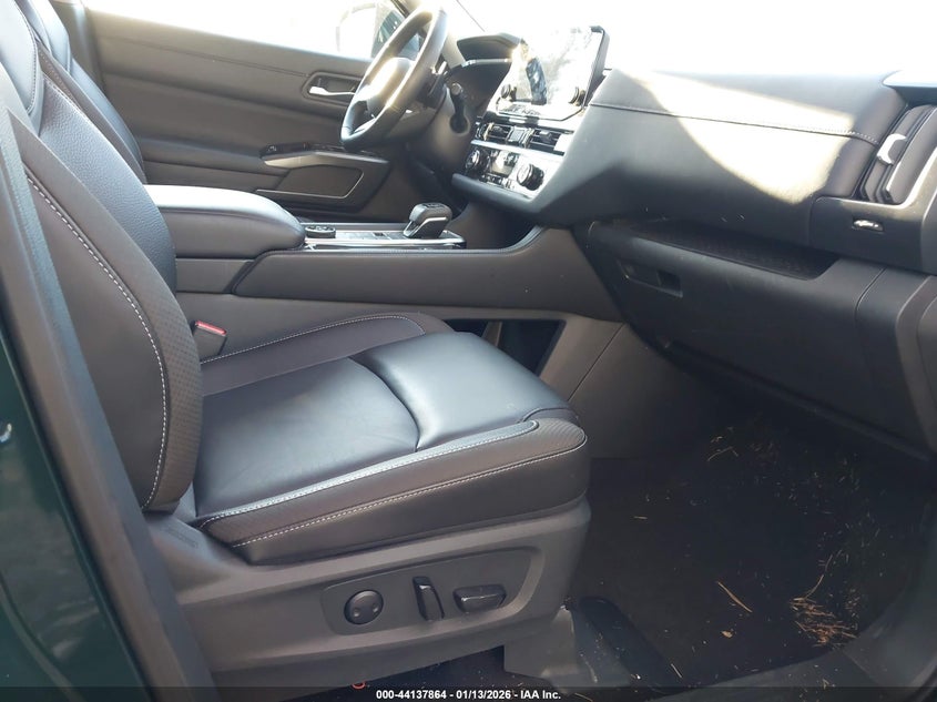 2024 Nissan Pathfinder Sl 4Wd