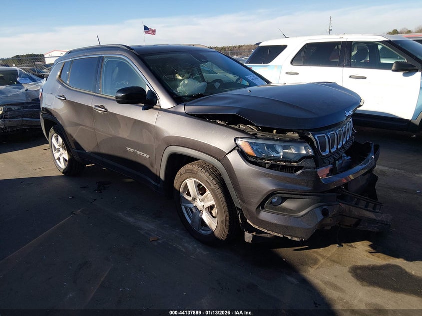 2022 Jeep Compass Latitude Fwd