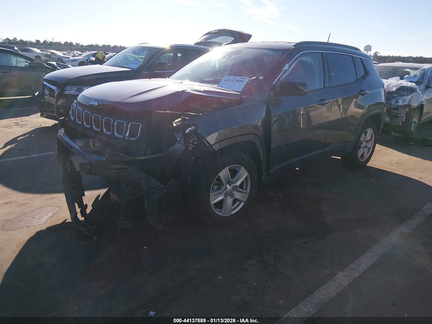 2022 Jeep Compass Latitude Fwd
