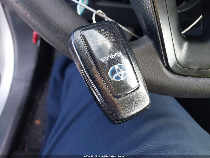 VIN 4T3RWRFV3NU075775 2022 TOYOTA RAV4 HYBRID XLE