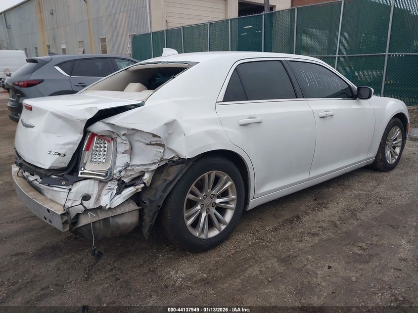 2016 Chrysler 300 Limited