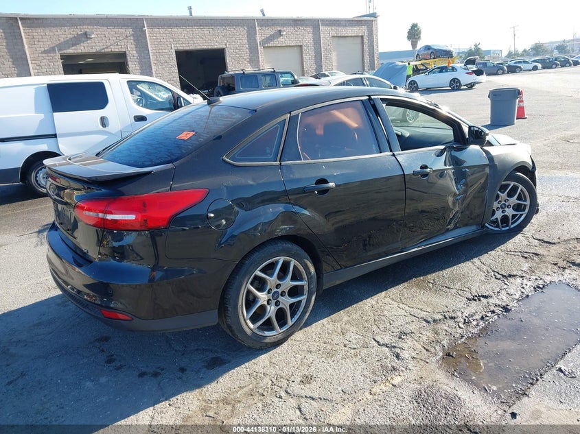 Vin: 1fadp3f23fl380598, lot: 44634240, ford focus se 20154