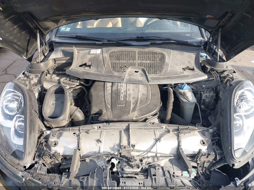 VIN WP1AA2A52JLB24650 2018 PORSCHE MACAN