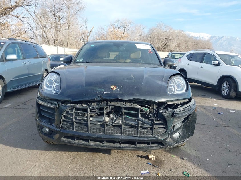 VIN WP1AA2A52JLB24650 2018 PORSCHE MACAN